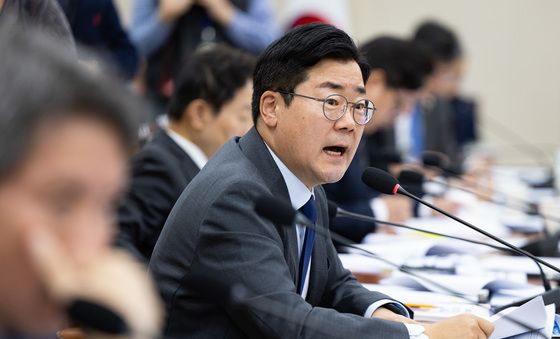 [국감]질의하는 박찬대 의원