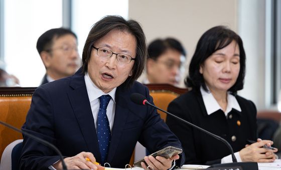 [국감]답변하는 주병기 공정거래위원장