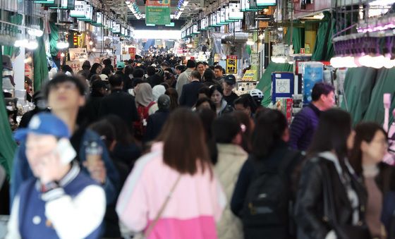 1.2% 성장, 1년 6개월만에 최대치