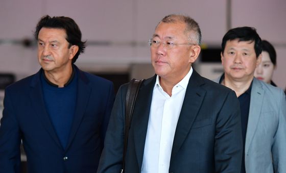 포항경주공항으로 입국하는 정의선 회장