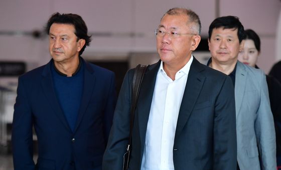 포항경주공항에 도착한 정의선 회장