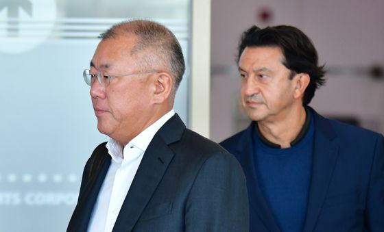 포항경주공항으로 입국한 정의선 회장