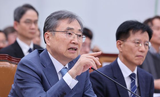 [국감]답변하는 조현 장관