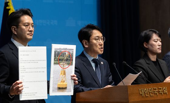 한강버스 사고 은폐 규탄 기자회견하는 민주당 국토교통위