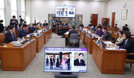 [국감]김건희 여사 사진 등장한 문체위