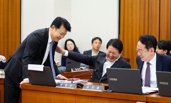 [국감]미소 짓는 국토위 여야 간사