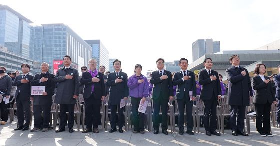 10·29 이태원 참사 3주기 기억식 국민의례하는 김민석 국무총리