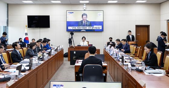 [국감] 국정감사장에서도 이 대통령 APEC 특별연설