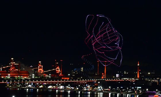 드론이 만든 초대형 장미