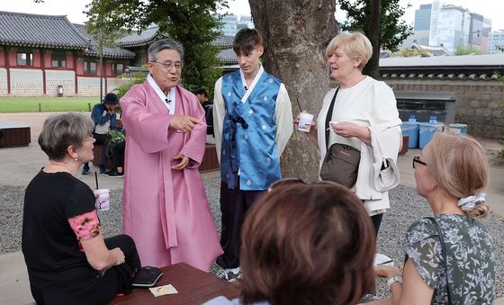 경복궁 찾은 허민 국가유산청장