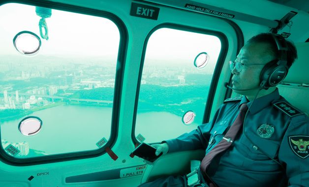 헬기로 명절 주요 고속도로 점검하는 황창선 경기남부경찰청장