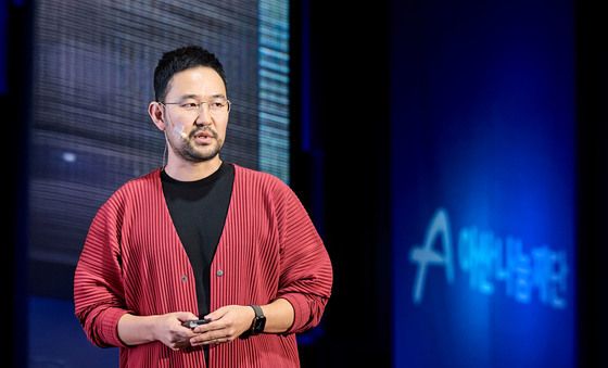 스타트업 피칭 선보이는 펄스애드 대표