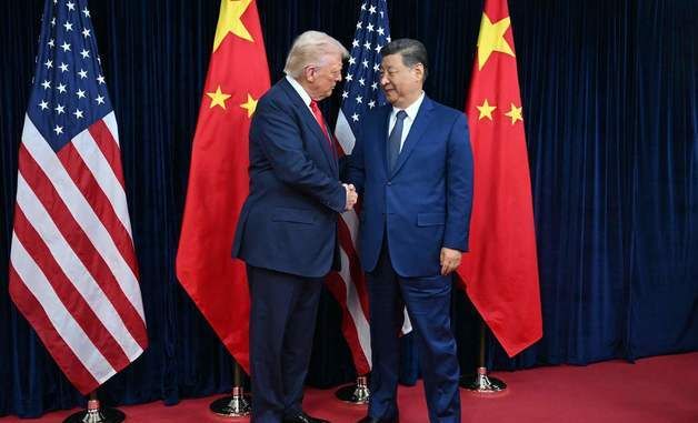 트럼프, 시진핑과 악수하며 "매우 성공적 회담될것"