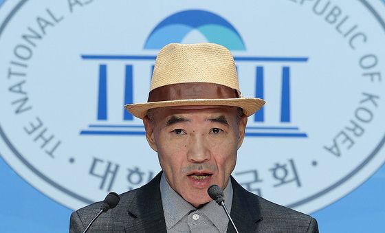 국회 찾은 고 서해공무원 유가족 이래진