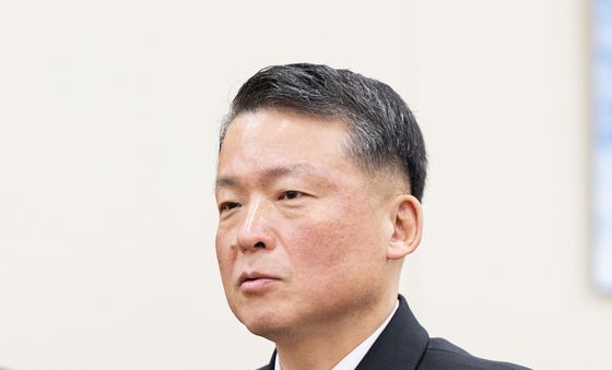 [국감] 핵추진잠수함 관련 답변하는 해군참모총장