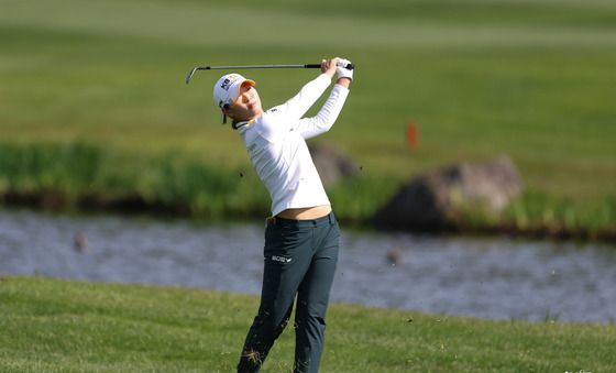 아이언샷 치는 방신실