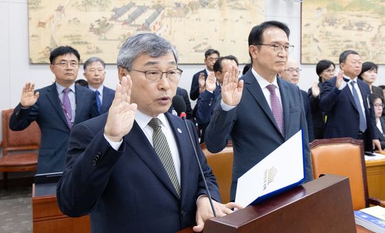 [국감] 정근식 서울시교육감 증인선서