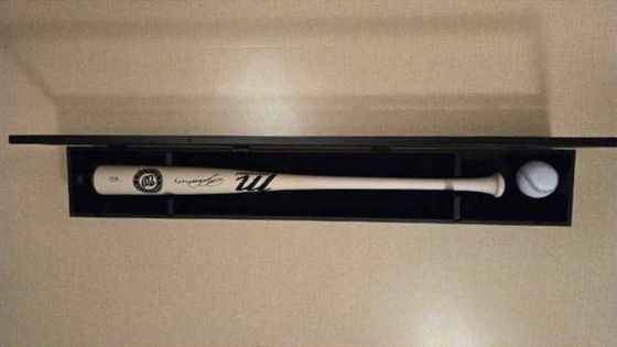 트럼프, 이재명 대통령에 인장 찍힌 '야구배트' 선물