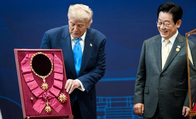 [포토]무궁화대훈장 수여 받는 도널드 트럼프 미국 대통령