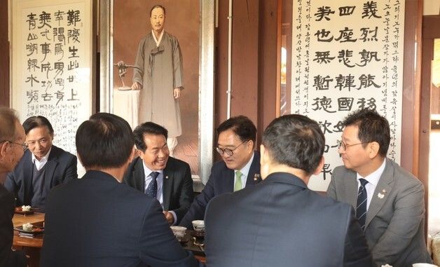 박상진 의사 생가 찾은 우원식 국회의장