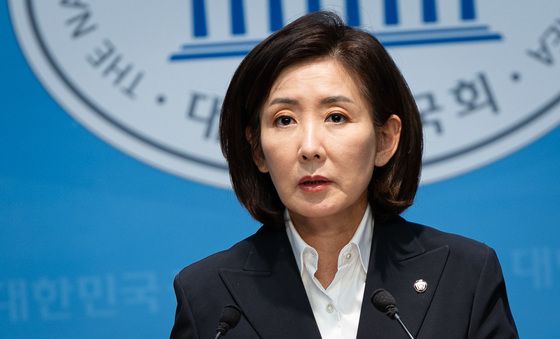 법사위 국정감사 총평 기자회견하는 나경원 국민의힘 의원