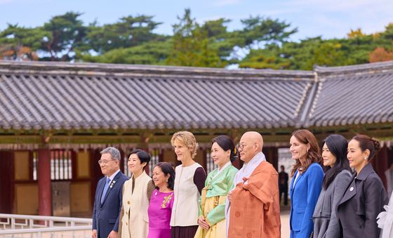김혜경 여사, 불국사서 'APEC 영부인' 초청 행사