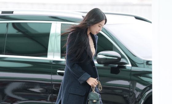 제니, 예쁨 흩날리며