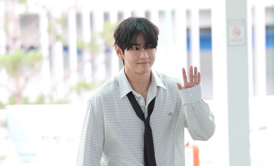 방탄소년단 뷔, 아미 추석 잘 보내요