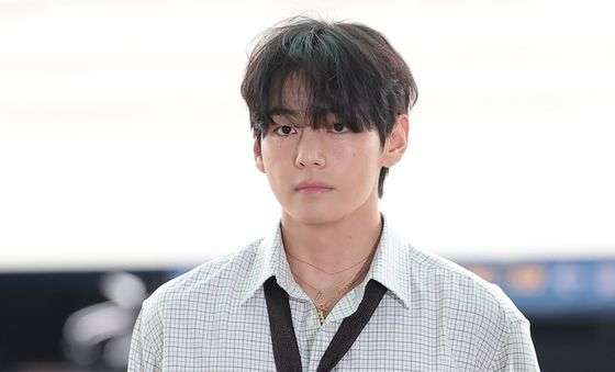 뷔, 만화에서 방금 찢고 나온 미모