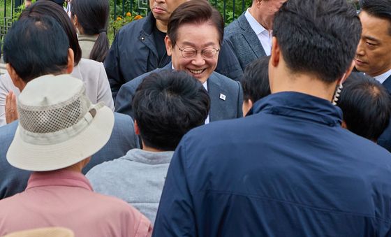 이재명 대통령, 추석 맞아 고향 방문