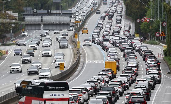 귀성·귀경길 차량 늘어나는 고속도로