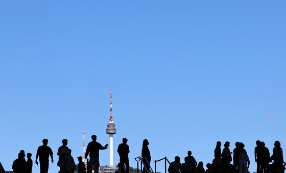 손에 닿을 듯한 가을 하늘