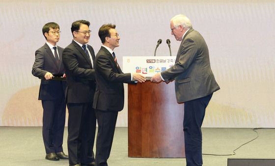 김민석 총리, 한글 발전 유공자 포상