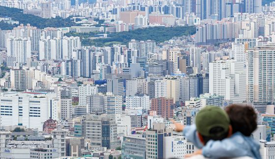 치솟는 수도권 아파트값, 지방과 가격 격차 최대