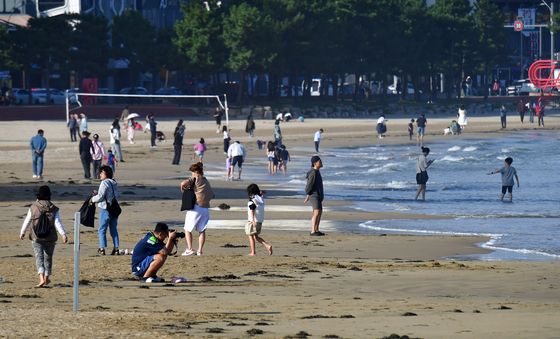 추석연휴 즐기는 관광객들