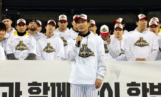 염경엽 감독 '팬들 덕분에'