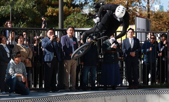 우원식 의장·오승록 구청장, '노원 익스트림 챌린지' 현장 응원