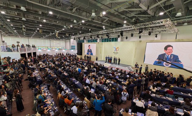 APEC 내외신 기자회견 하는 이재명 대통령