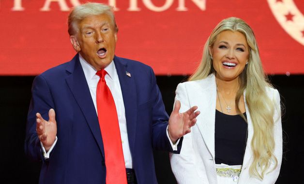 [포토]트럼프와 찰리 커크의 아내 에리카 커크