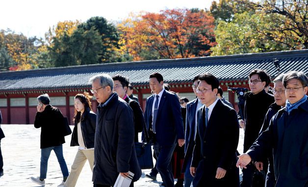 '종묘 앞 고층 건물' 현장 점검 나선 김민석 국무총리