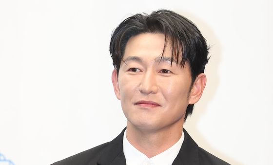 허준석, 빛나는 손인사