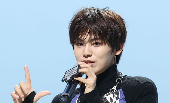 인사말 하는 엠빅 루