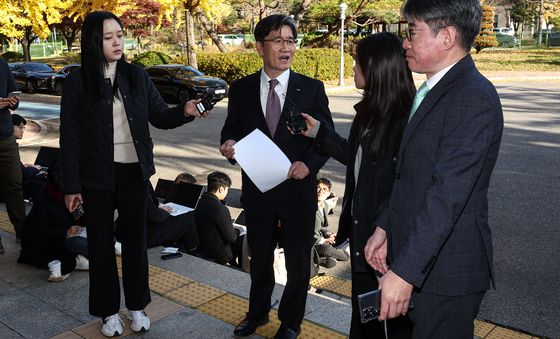 오동운 공수처장, 취재진 질문에 답변