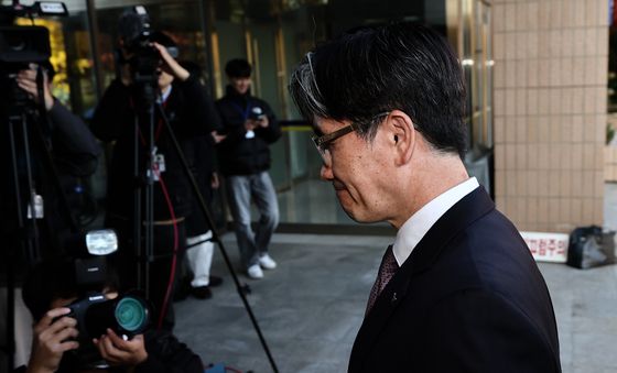 출근하는 오동운 공수처장