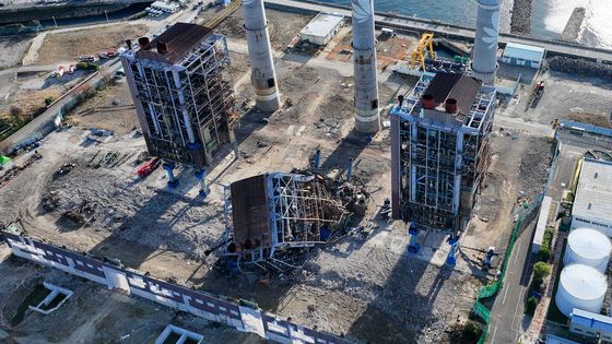 해체 앞둔 울산화력 타워 4·6호기