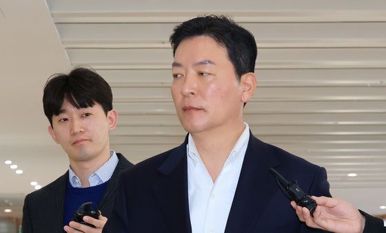 김건희 특검 출석하는 김성훈 전 경호처 차장