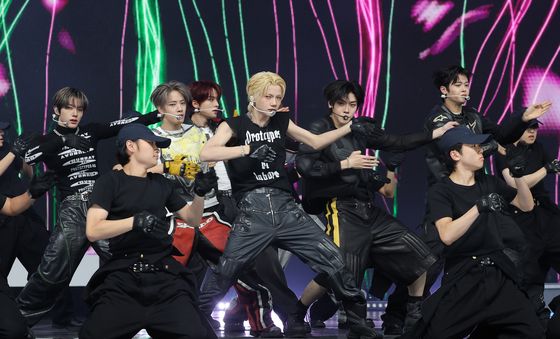 클로즈 유어 아이즈 'SOB'