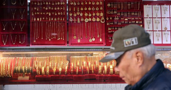 금리 인하 기대, 금 수요 증가