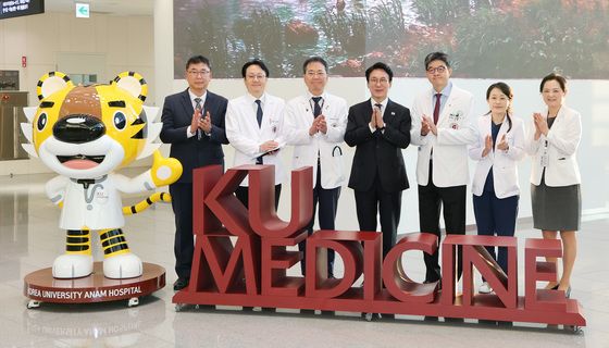 권역응급의료센터 찾은 김민석 총리