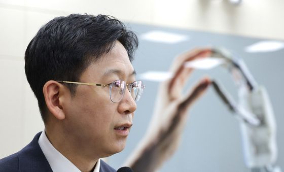 과방위 발언하는 배경훈 부총리